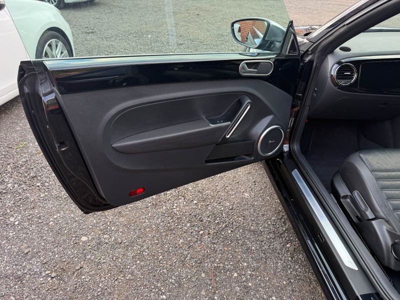 2013 VOLKSWAGEN THE BEETLE FENDER EDITION LEATHER TURBO — photograph 25