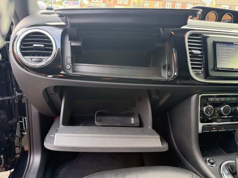 2013 VOLKSWAGEN THE BEETLE FENDER EDITION LEATHER TURBO — photograph 29