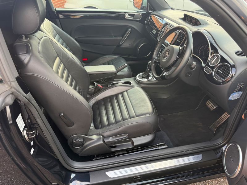 2013 VOLKSWAGEN THE BEETLE FENDER EDITION LEATHER TURBO — photograph 31