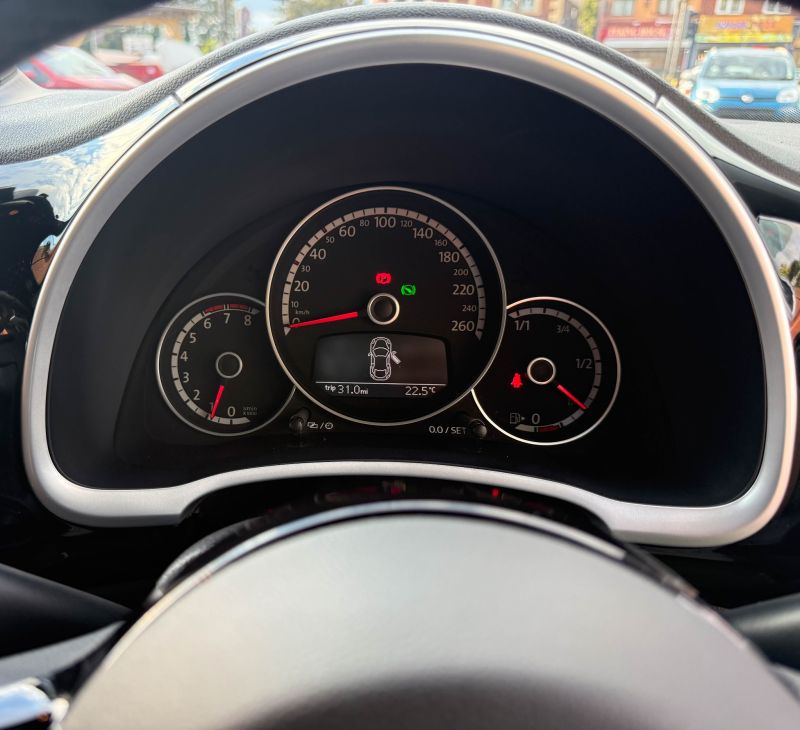 2013 VOLKSWAGEN THE BEETLE FENDER EDITION LEATHER TURBO — photograph 32