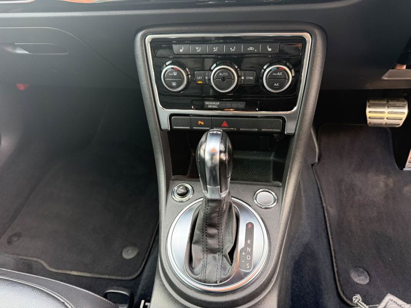 2013 VOLKSWAGEN THE BEETLE FENDER EDITION LEATHER TURBO — photograph 34
