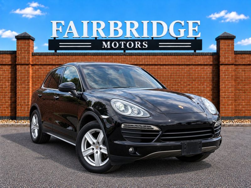 2013 PORSCHE CAYENNE BASE GRADE — photograph 1