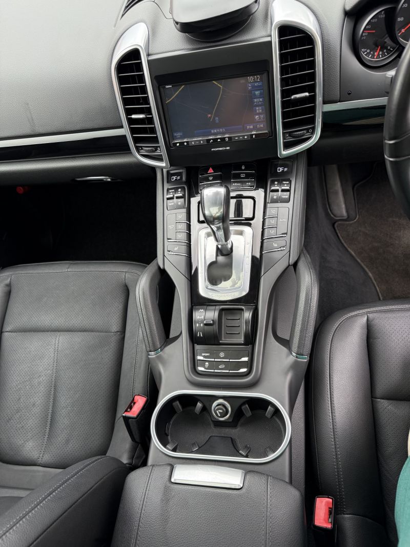 2013 PORSCHE CAYENNE BASE GRADE — photograph 19