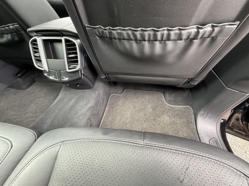 2013 PORSCHE CAYENNE BASE GRADE — photograph 24