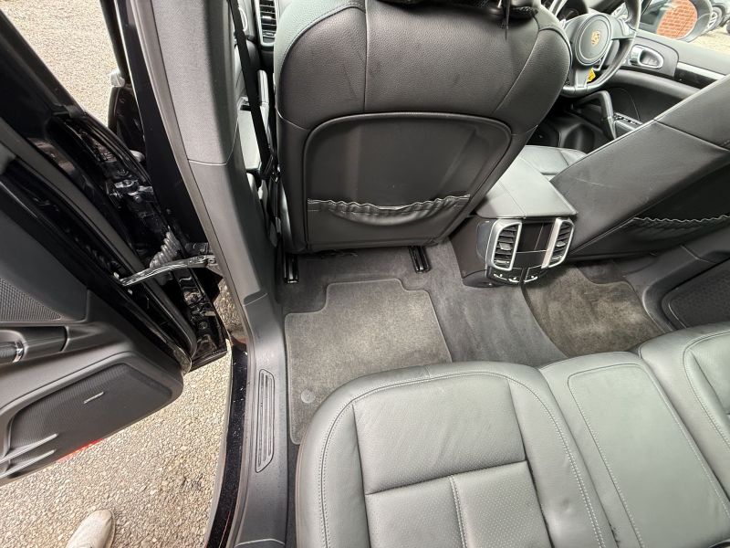 2013 PORSCHE CAYENNE BASE GRADE — photograph 29