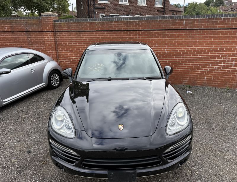 2013 PORSCHE CAYENNE BASE GRADE — photograph 3