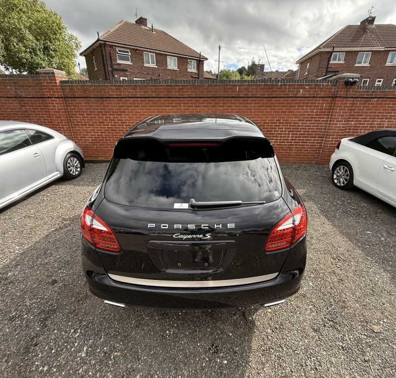 2013 PORSCHE CAYENNE BASE GRADE — photograph 38