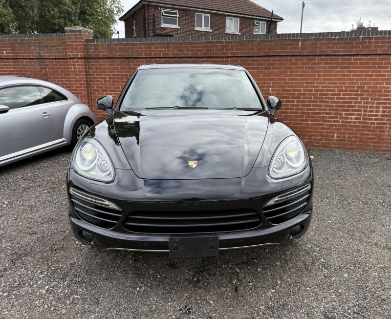 2013 PORSCHE CAYENNE BASE GRADE — photograph 4