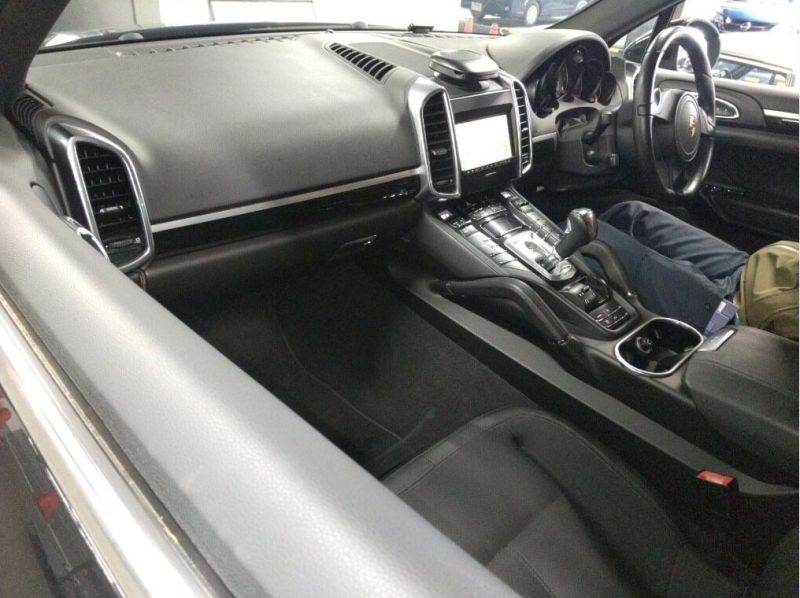 2013 PORSCHE CAYENNE BASE GRADE — photograph 48