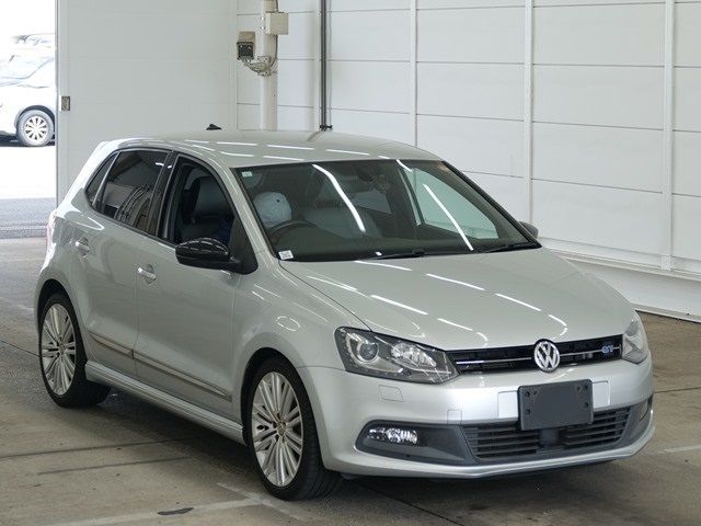 2015 VOLKSWAGEN POLO BLUE GT — photograph 4
