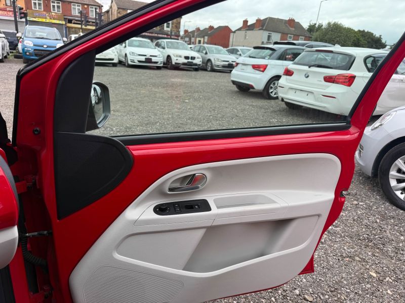 2012 VOLKSWAGEN UP HIGH — photograph 13