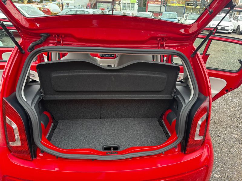 2012 VOLKSWAGEN UP HIGH — photograph 19
