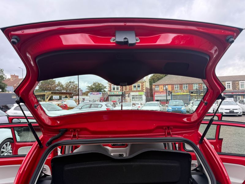 2012 VOLKSWAGEN UP HIGH — photograph 20