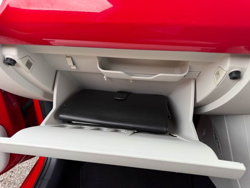 2012 VOLKSWAGEN UP HIGH — photograph 39