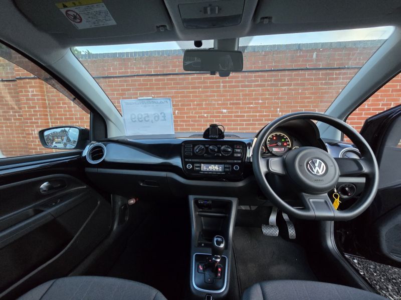 2013 VOLKSWAGEN UP MOVE UP — photograph 13