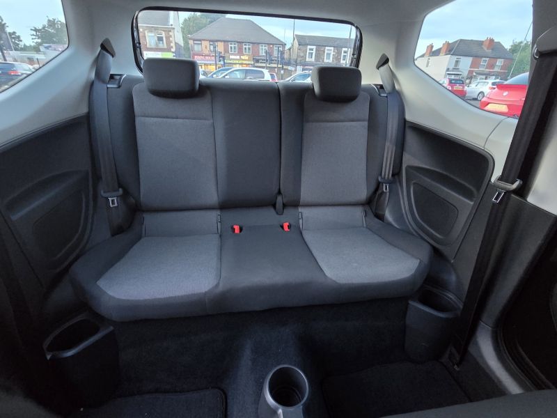 2013 VOLKSWAGEN UP MOVE UP — photograph 14