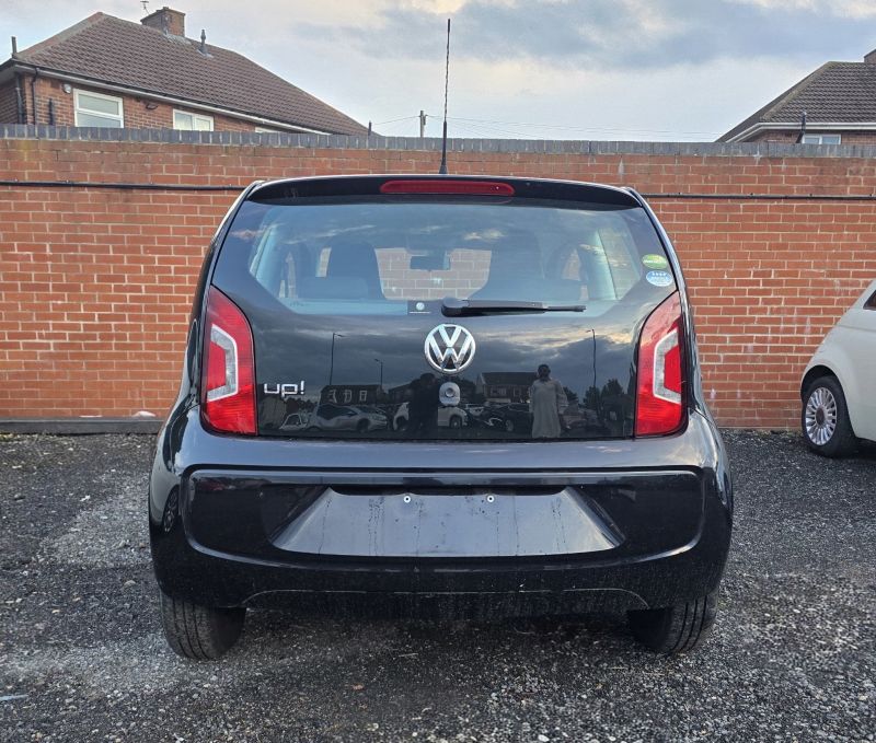 2013 VOLKSWAGEN UP MOVE UP — photograph 5