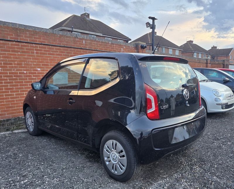 2013 VOLKSWAGEN UP MOVE UP — photograph 6
