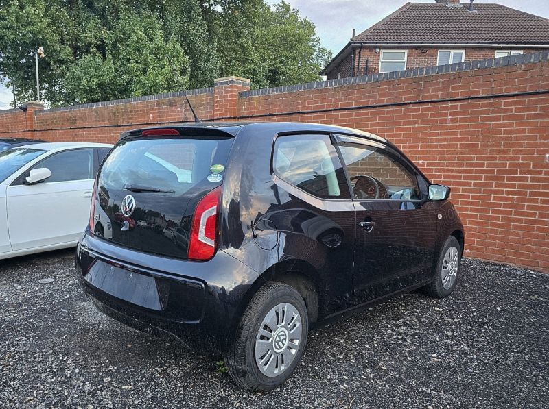 2013 VOLKSWAGEN UP MOVE UP — photograph 7