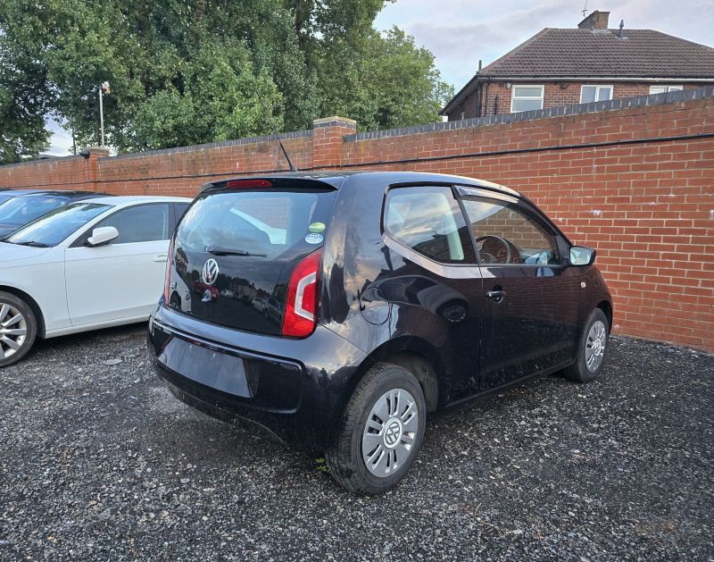 2013 VOLKSWAGEN UP MOVE UP — photograph 8