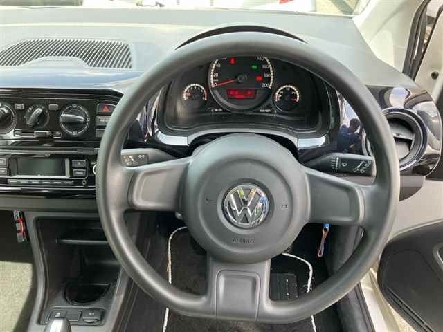 2015 VOLKSWAGEN UP MOVE UP — photograph 3