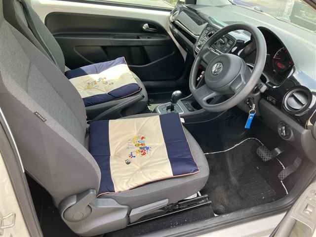 2015 VOLKSWAGEN UP MOVE UP — photograph 4