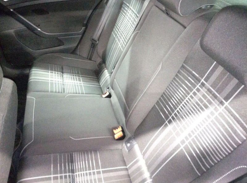 2015 VOLKSWAGEN GOLF LOUNGE — photograph 1