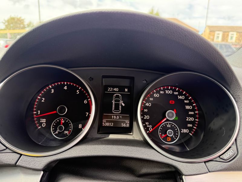 2011 VOLKSWAGEN GOLF GTI GTI — photograph 18