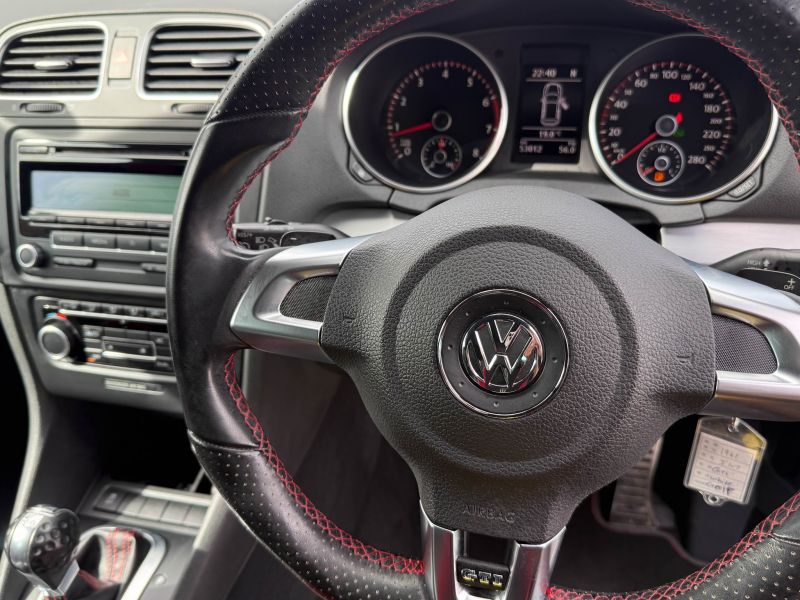 2011 VOLKSWAGEN GOLF GTI GTI — photograph 19