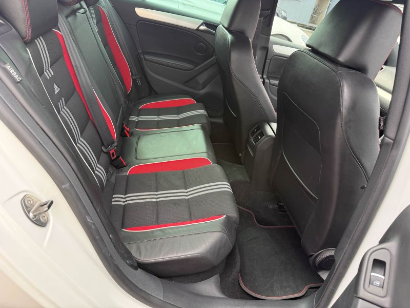 2011 VOLKSWAGEN GOLF GTI GTI — photograph 20