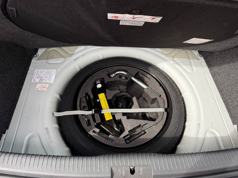 2011 VOLKSWAGEN GOLF GTI GTI — photograph 27