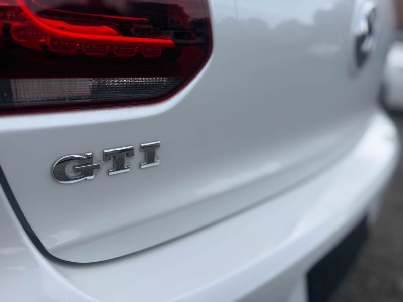 2011 VOLKSWAGEN GOLF GTI GTI — photograph 29