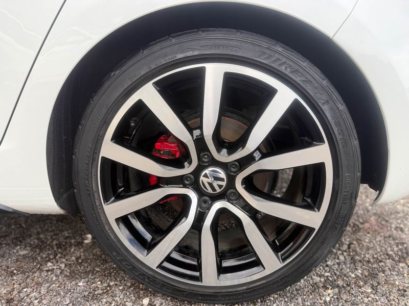2011 VOLKSWAGEN GOLF GTI GTI — photograph 34