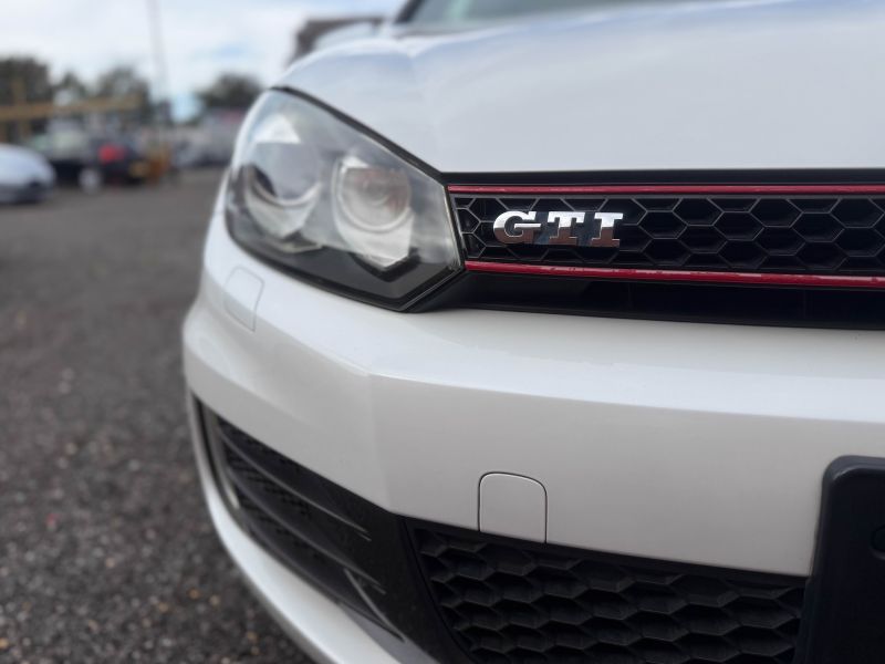 2011 VOLKSWAGEN GOLF GTI GTI — photograph 36