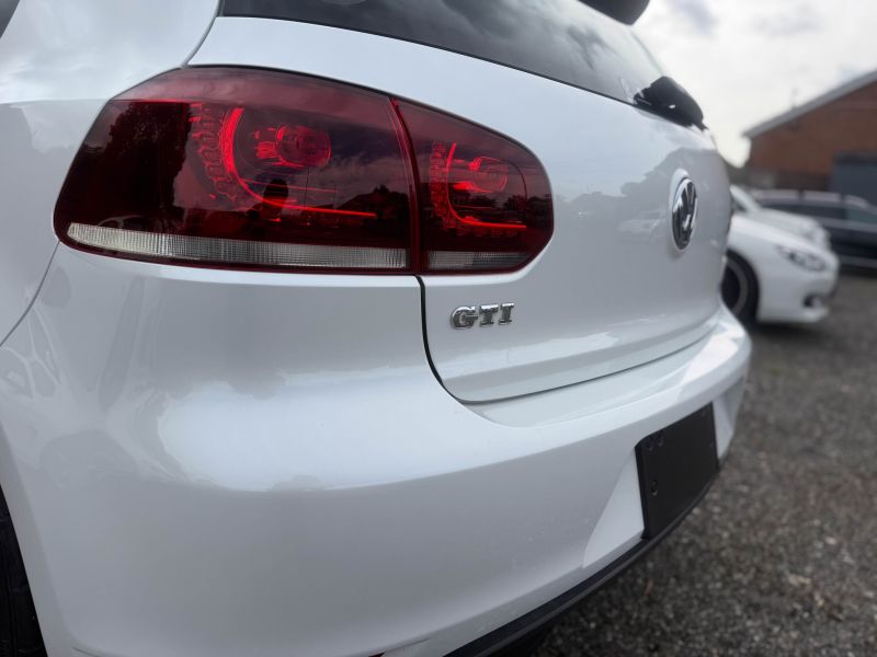 2011 VOLKSWAGEN GOLF GTI GTI — photograph 37