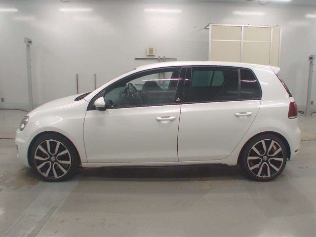 2011 VOLKSWAGEN GOLF GTI GTI — photograph 3