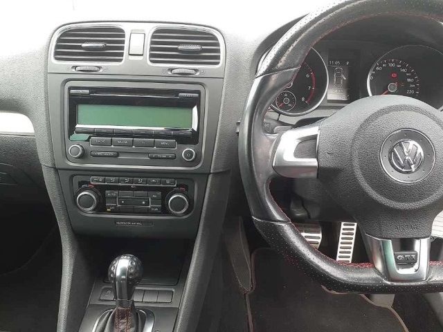 2011 VOLKSWAGEN GOLF GTI GTI — photograph 5