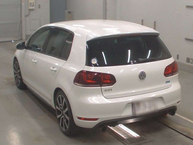 2011 VOLKSWAGEN GOLF GTI GTI — photograph 7