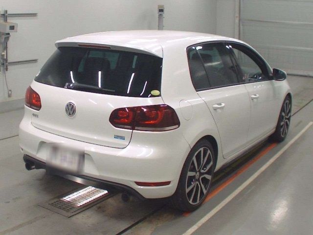 2011 VOLKSWAGEN GOLF GTI GTI — photograph 38