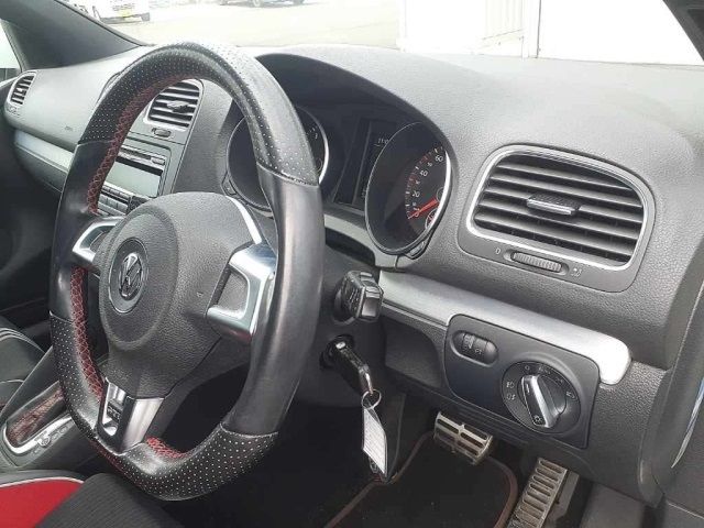 2011 VOLKSWAGEN GOLF GTI GTI — photograph 40