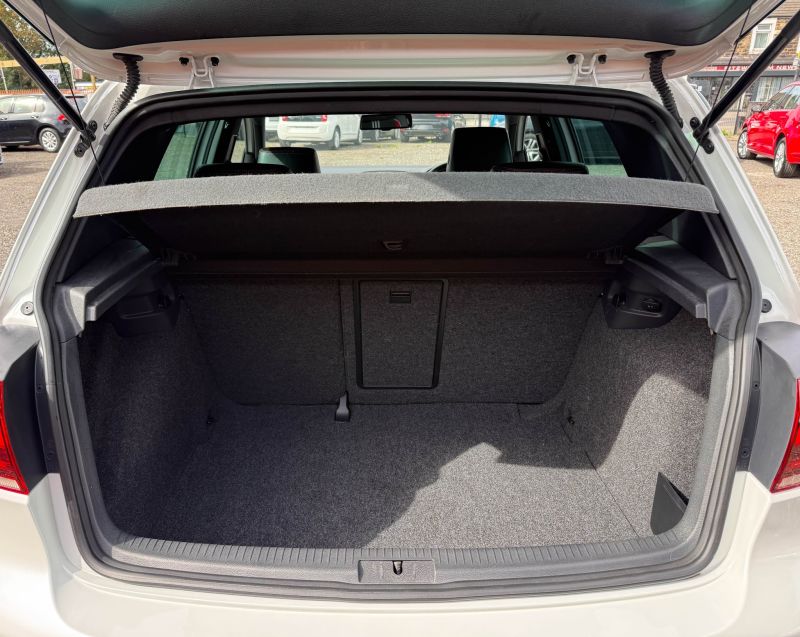 2011 VOLKSWAGEN GOLF GTI GTI — photograph 15