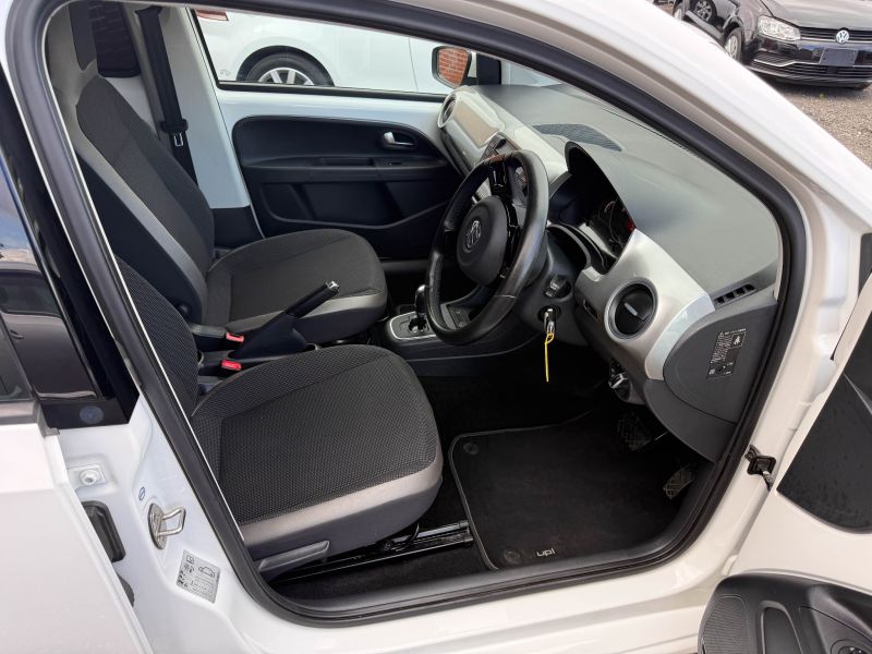 2016 VOLKSWAGEN UP HIGH UP — photograph 14