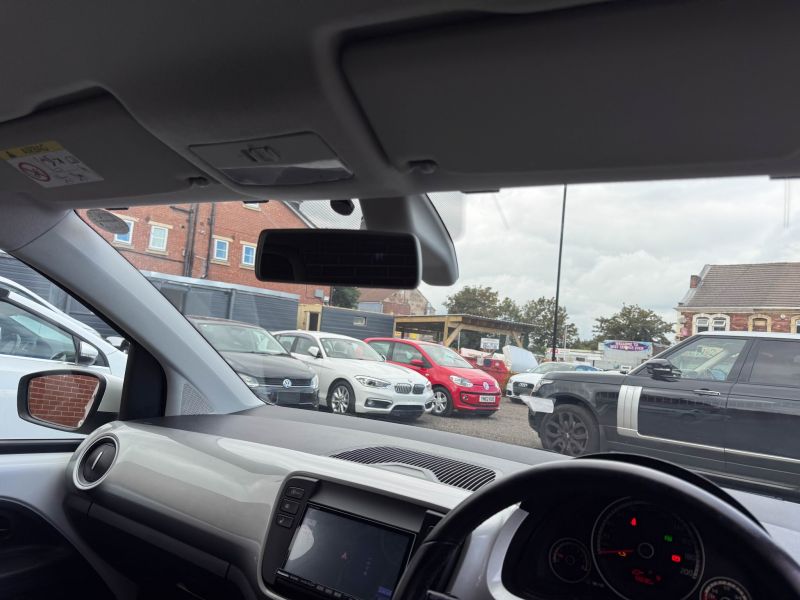 2016 VOLKSWAGEN UP HIGH UP — photograph 24