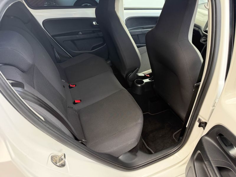 2016 VOLKSWAGEN UP HIGH UP — photograph 29