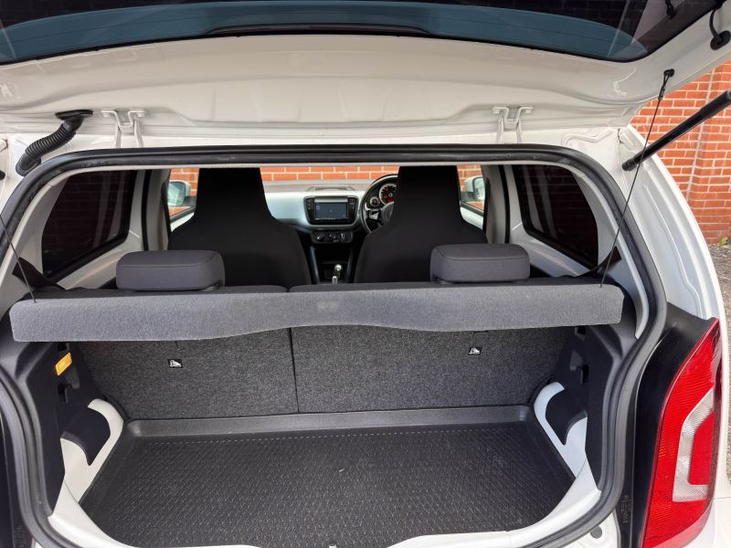 2016 VOLKSWAGEN UP HIGH UP — photograph 42