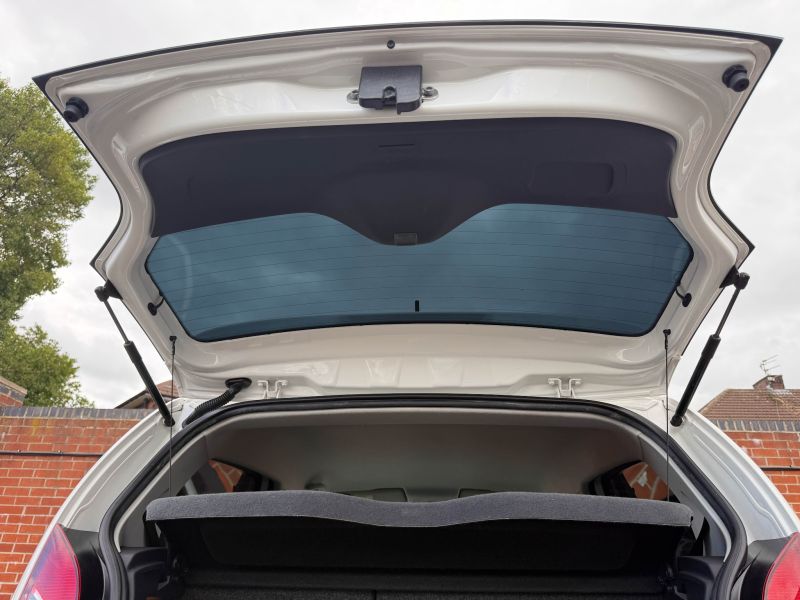 2016 VOLKSWAGEN UP HIGH UP — photograph 43
