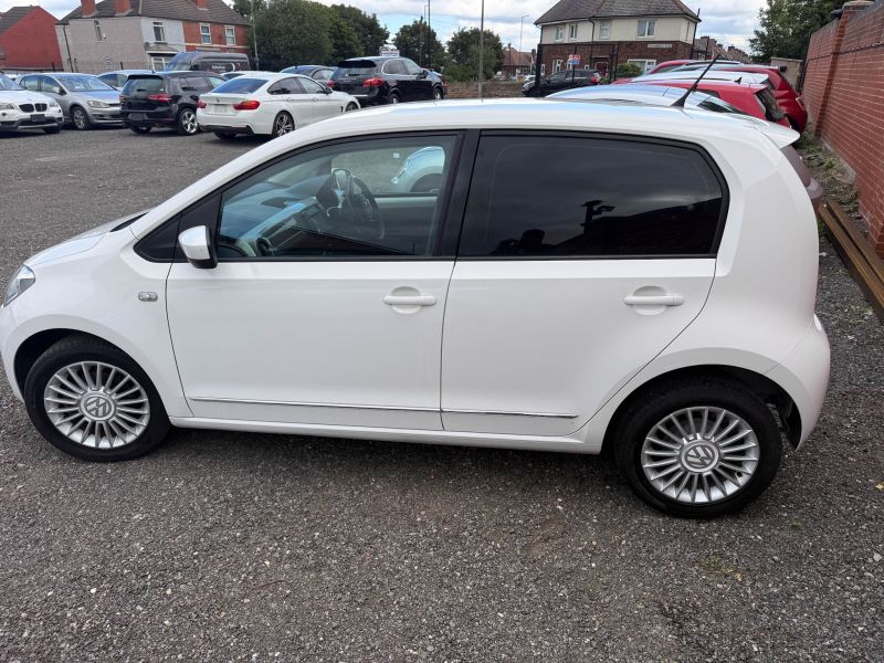 2016 VOLKSWAGEN UP HIGH UP — photograph 12