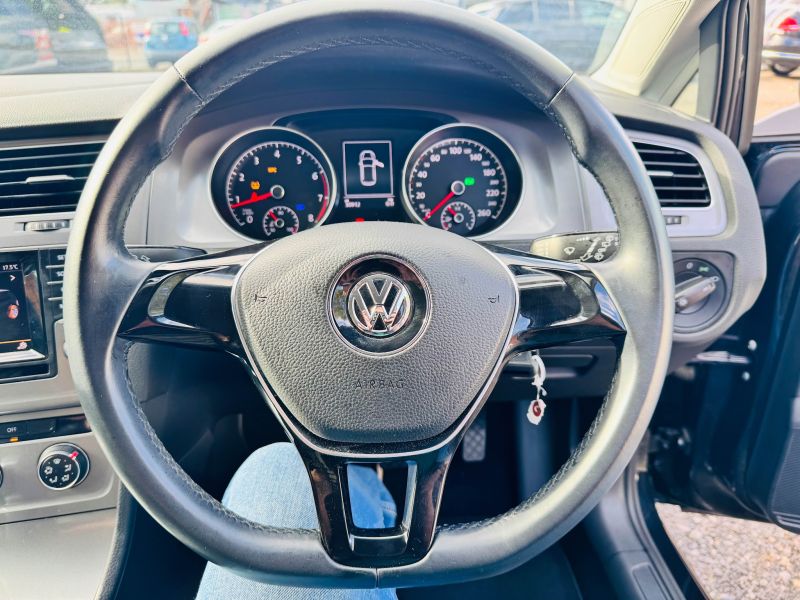 2014 VOLKSWAGEN GOLF TSI TRENDLINE BMT — photograph 4