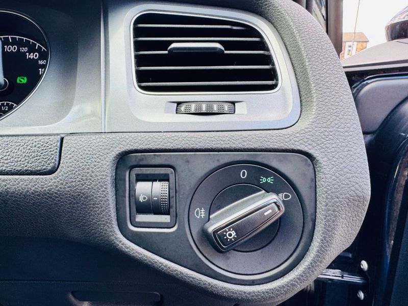 2014 VOLKSWAGEN GOLF TSI TRENDLINE BMT — photograph 5