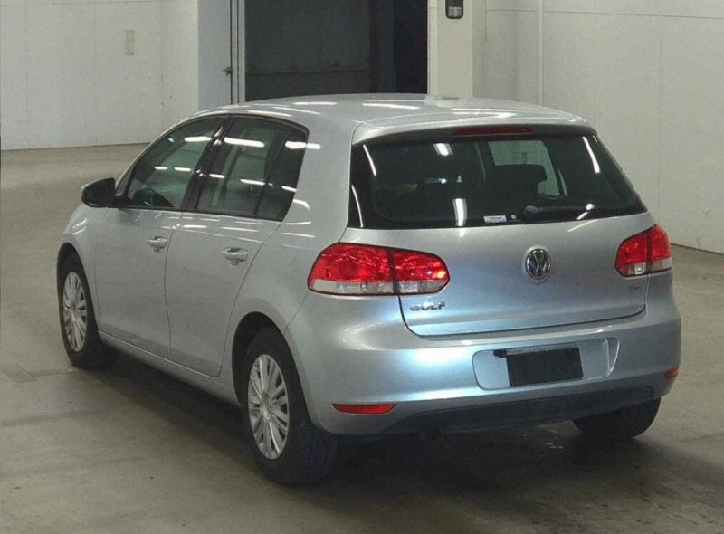 2011 VOLKSWAGEN GOLF TSI TREND LINE — photograph 1
